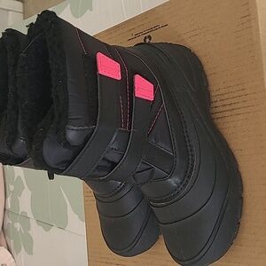 SOLD. Snow boots